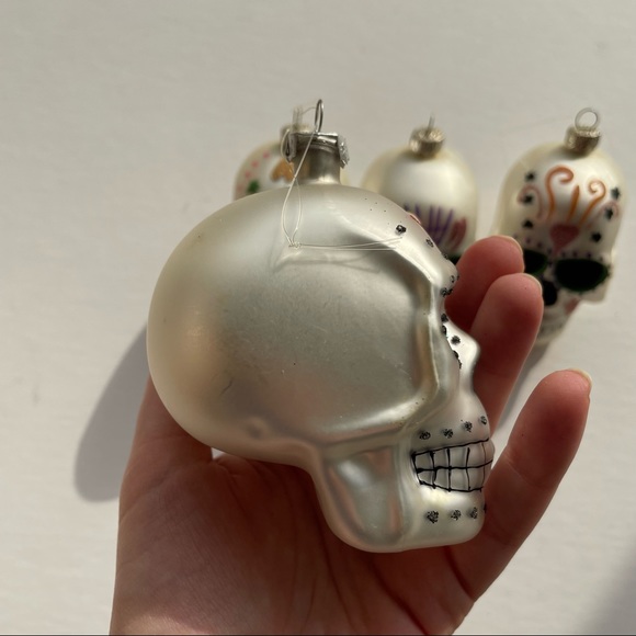 Halloween Day of the Dead Skull Ornaments (4) - Picture 6 of 16
